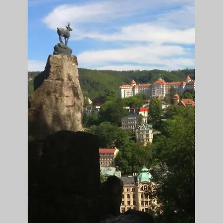 Ateliér Vary V Nově Zrekonstruovaném Domě Apartamento *